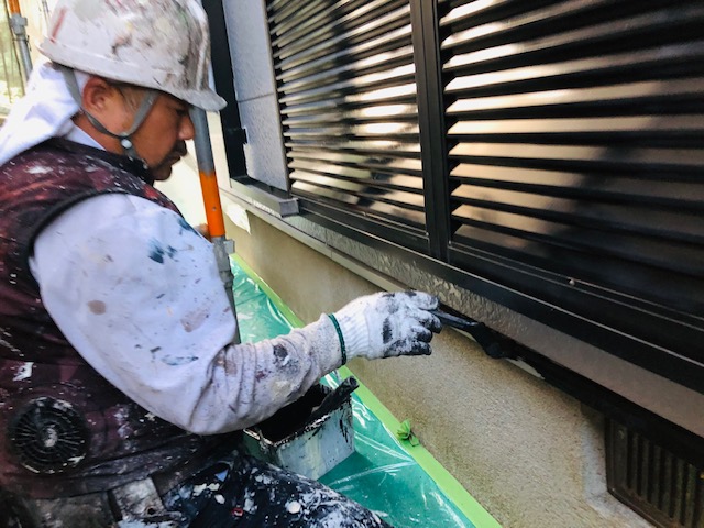 10月7日(木)小倉南区上吉田にて屋根塗装・外壁塗装・付帯塗装・外構工事をさせて頂いております！（10日目）